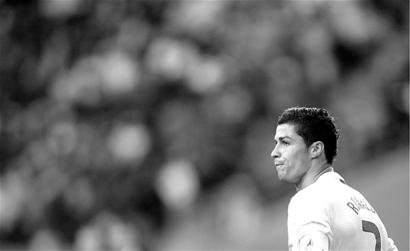 他的存在依 他的存在依